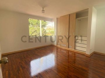 Oportunidad única! Casa de 3 pisos en venta en San Borja