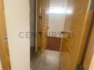 Oportunidad única! Casa de 3 pisos en venta en San Borja