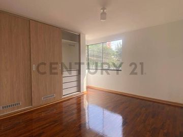 Oportunidad única! Casa de 3 pisos en venta en San Borja