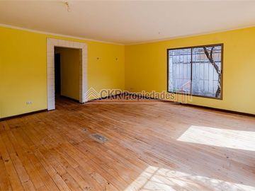 Casa en Venta en CASA GRAN TERRENO / LA CISTERNA