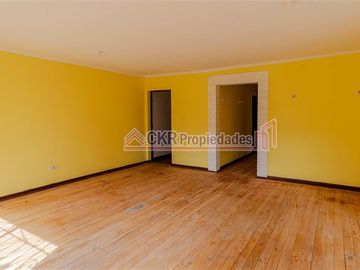Casa en Venta en CASA GRAN TERRENO / LA CISTERNA