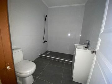 Casa en Venta en CASA/ OFICINA METRO RODRIGO DE ARAYA
