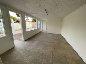 Casa en Venta en CASA/ OFICINA METRO RODRIGO DE ARAYA