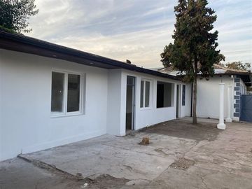 Casa en Venta en CASA/ OFICINA METRO RODRIGO DE ARAYA