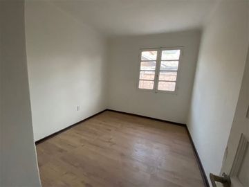 Casa en Venta en CASA/ OFICINA METRO RODRIGO DE ARAYA