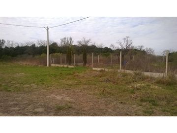 Oliveros: Terreno de 603 m2 en Venta en Barrio urbano de Quintas, Santa Fe, Argentina