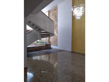 VENTA HERMOSA CASA CRISTALES OESTE CALI (GH)