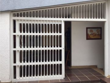 VENTA HERMOSA CASA CRISTALES OESTE CALI (GH)