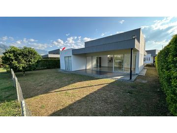 VENTA DE CASA CAMPESTRE EN ZONA CALARCA