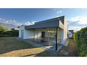 VENTA DE CASA CAMPESTRE EN ZONA CALARCA