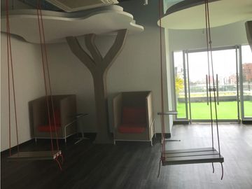 VENDO OFICINA EN TORRE EMPRESARIAL, PARQUE WASHINTON