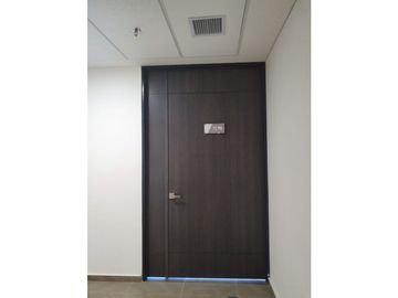 VENDO OFICINA EN TORRE EMPRESARIAL, PARQUE WASHINTON