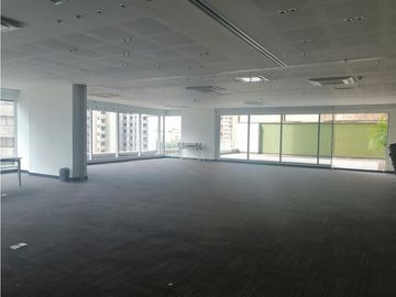 VENDO OFICINA EN TORRE EMPRESARIAL, PARQUE WASHINTON