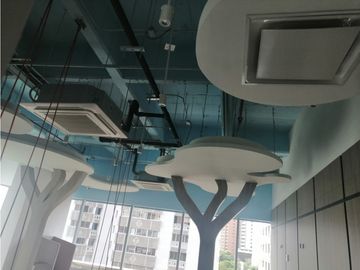 VENDO OFICINA EN TORRE EMPRESARIAL, PARQUE WASHINTON