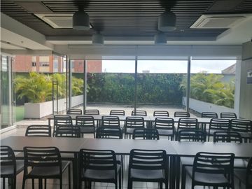 VENDO OFICINA EN TORRE EMPRESARIAL, PARQUE WASHINTON