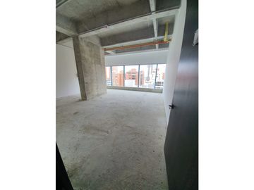 VENDO OFICINA EN TORRE EMPRESARIAL, PARQUE WASHINTON
