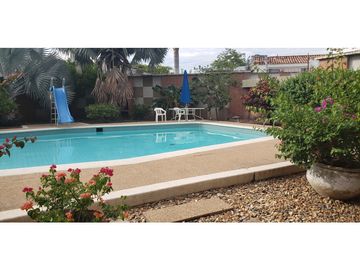 Casa de 6 hab y piscina en venta barrio La Magdalena - Girardot,