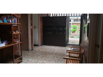 Casa de 6 hab y piscina en venta barrio La Magdalena - Girardot,