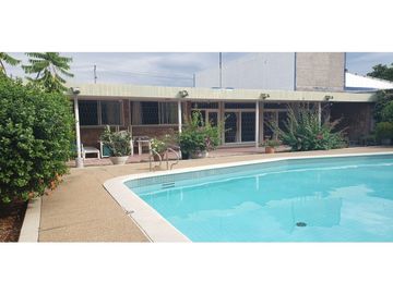 Casa de 6 hab y piscina en venta barrio La Magdalena - Girardot,