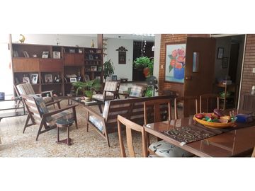 Casa de 6 hab y piscina en venta barrio La Magdalena - Girardot,