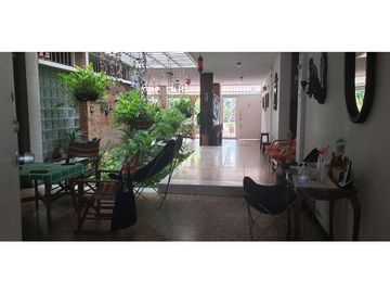 Casa de 6 hab y piscina en venta barrio La Magdalena - Girardot,