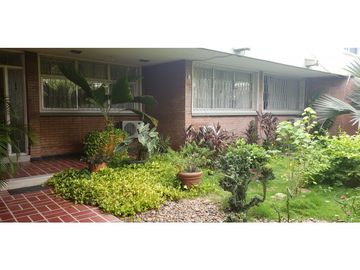 Casa de 6 hab y piscina en venta barrio La Magdalena - Girardot,