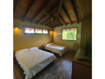 Se vende hermosa casa campestre en Montenegro