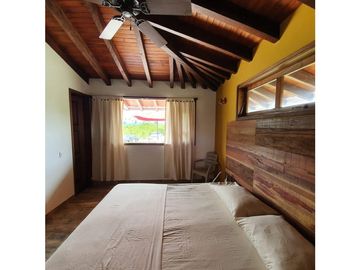 Se vende hermosa casa campestre en Montenegro