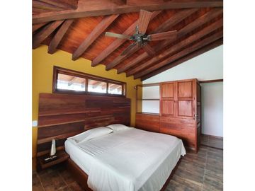 Se vende hermosa casa campestre en Montenegro