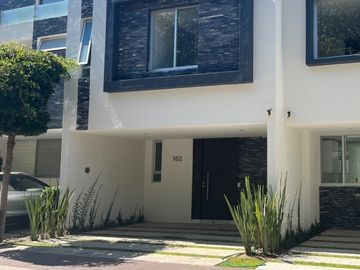 Casa en Condominio Nouvé en Venta en Zapopan