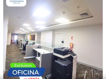 VENTA OFICINA CON ESTACIONAMIENTOS EDIFICIO CENTRAL TOWER EL DERBY SURCO