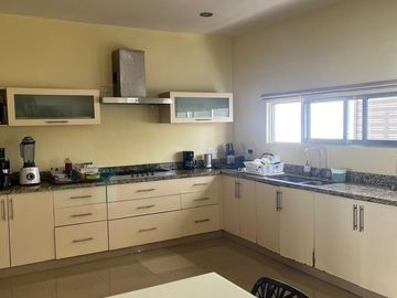 CASA EN VENTA EQUIPADA UBICADA EN ALTABRISA, MERIDA