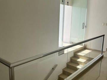 CASA EN VENTA EQUIPADA UBICADA EN ALTABRISA, MERIDA