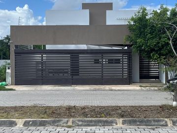 CASA EN VENTA EQUIPADA UBICADA EN ALTABRISA, MERIDA