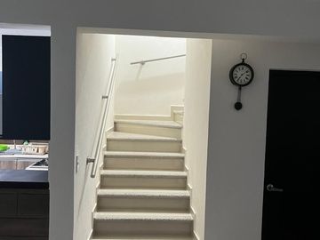 ¡Tu Nuevo Hogar a Pasos del Club de Tenis Burgos! 🏡✨