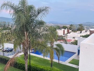 ¡Tu Nuevo Hogar a Pasos del Club de Tenis Burgos! 🏡✨