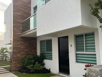 ¡Tu Nuevo Hogar a Pasos del Club de Tenis Burgos! 🏡✨