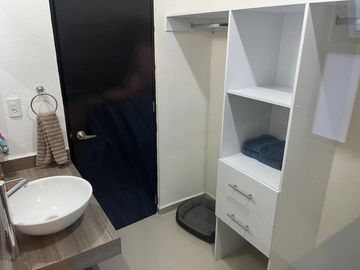 ¡Tu Nuevo Hogar a Pasos del Club de Tenis Burgos! 🏡✨