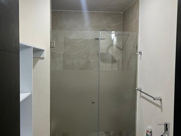 ¡Tu Nuevo Hogar a Pasos del Club de Tenis Burgos! 🏡✨