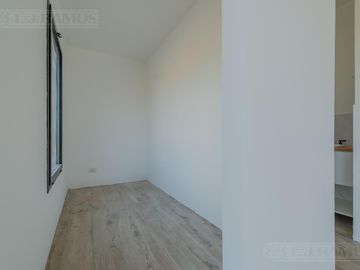 Casa 5 ambientes en  área 12 de San Sebastián MB