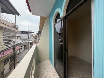 Venta de casa remodelada en Sauces 5, norte de Guayaquil GabR