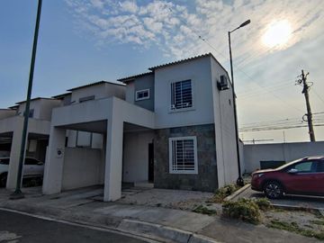 Casa en  Venta, Urbanización Panorama Club  BarG