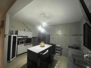 Casa en venta en Mucho Lote 1, sector Mall del Norte   AdrM