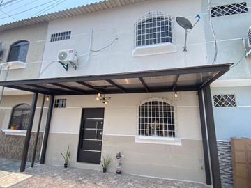 Casa en venta en Mucho Lote 1, sector Mall del Norte   AdrM