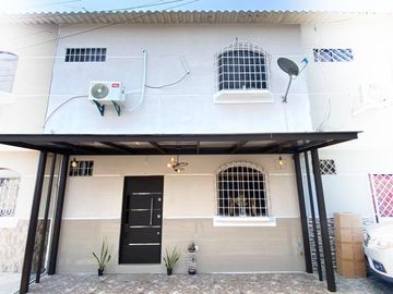 Casa en venta en Mucho Lote 1, sector Mall del Norte   AdrM
