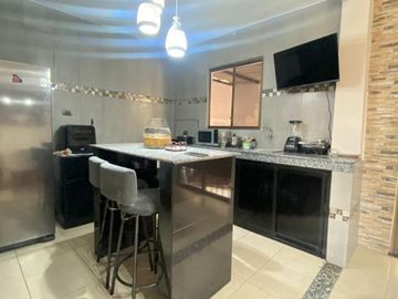 Casa en venta en Mucho Lote 1, sector Mall del Norte   AdrM