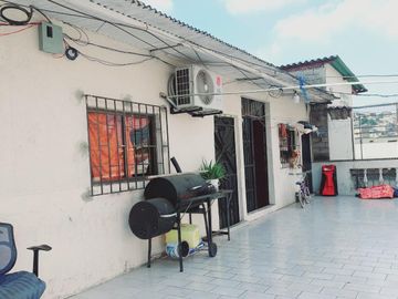 Casa Esquinera en Venta en Mapasingue   GraC