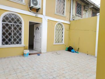 Casa en Mucho Lote 1 en Venta EstF