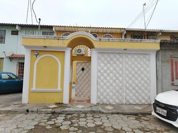 Casa en Mucho Lote 1 en Venta EstF