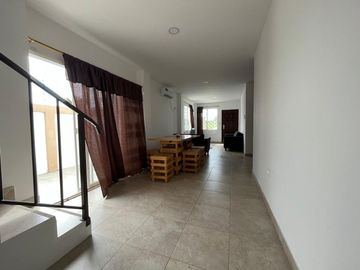 Casa en Alquiler Amoblada Punta Blanca entrada 5 Santa Elena GabR